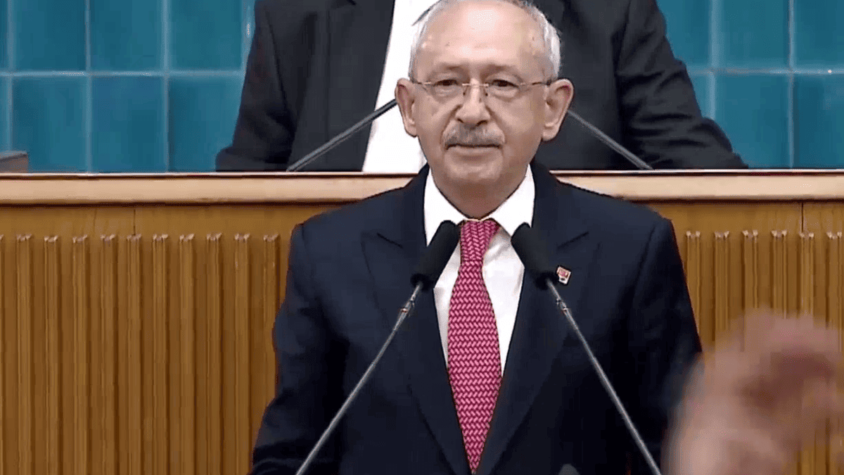Kılıçdaroğlu’nun Kırmızı Yalına Gül Yaprakları Hattı