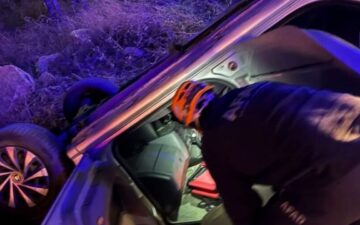 otomobil devrildi